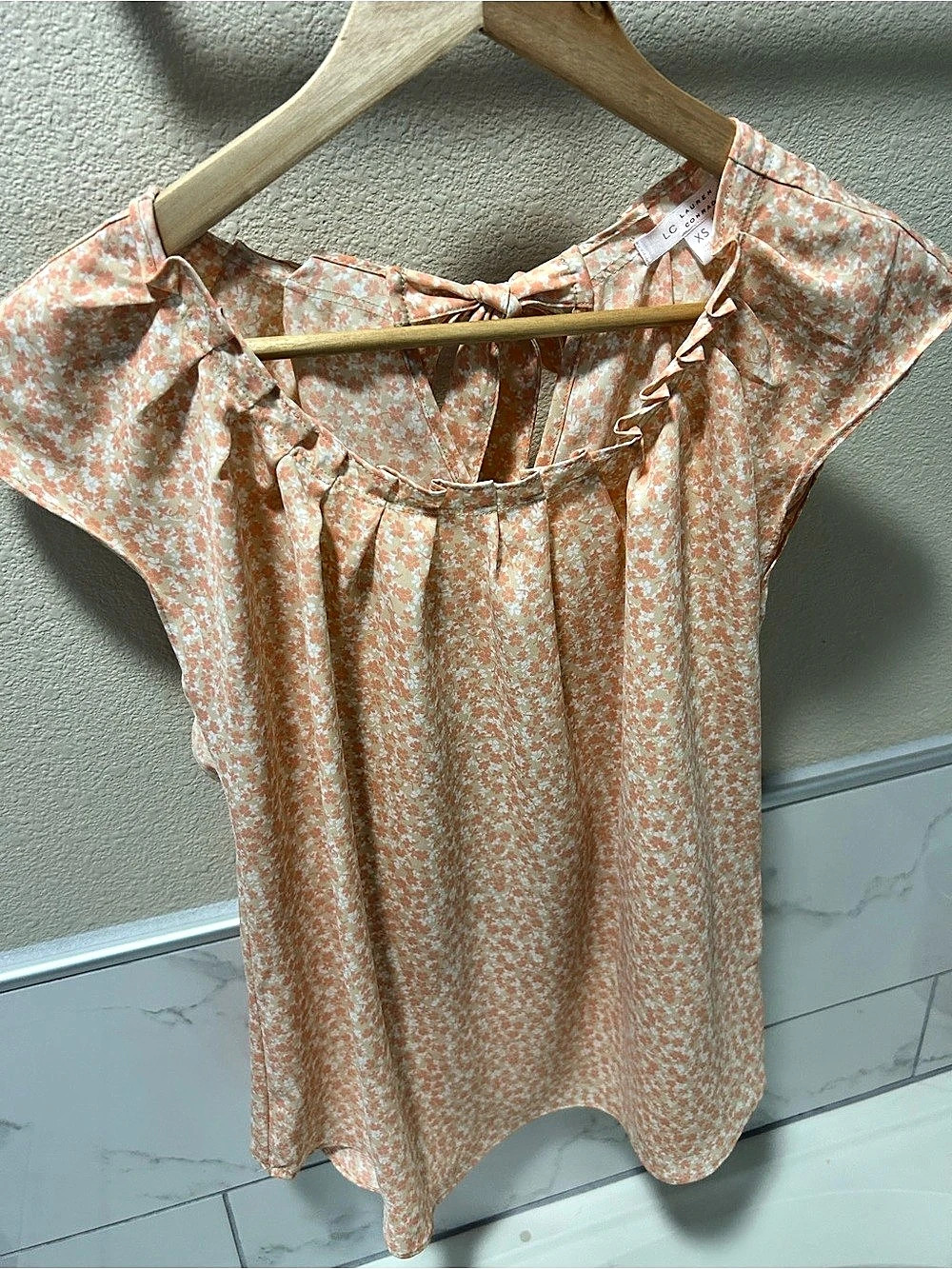 LC Lauren Conrad Peach Floral Pleated Neck Tie Back Blouse